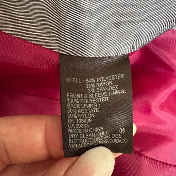 Tahari Magenta Blazer with Black Buttons size 4 - Picture 6 of 11